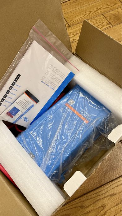 Victron LiFePo4 гібридна  мобільна зарядна станція мережа-сонце 500вт