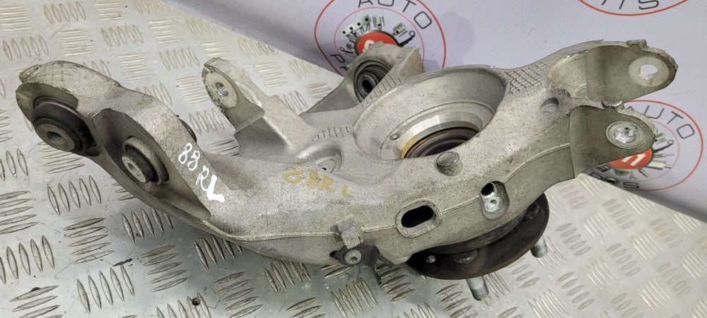 Цапфа кулак Land Rover Range Rover Evoque Discovery Sport 2015-2019