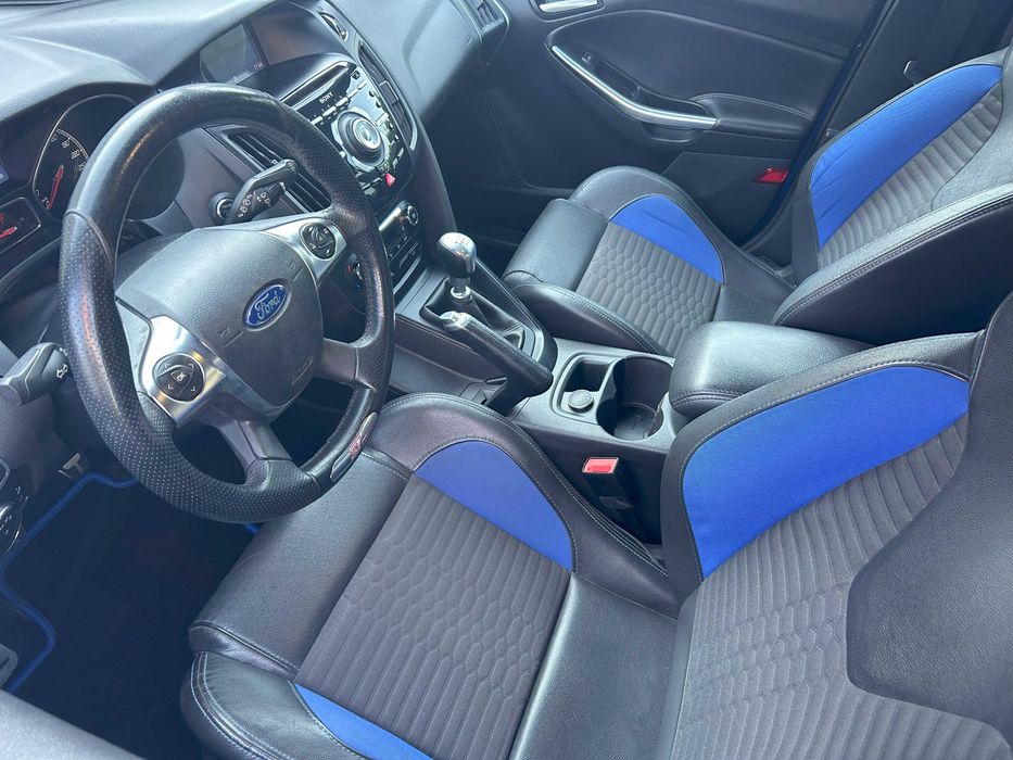 Ford Focus ST 2,0 l. 250 KM