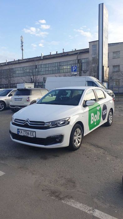 Оренда авто під таксі та особисті цілі 2017року