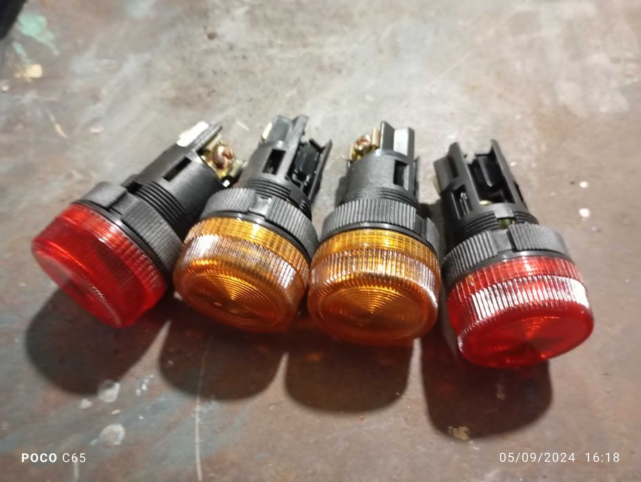 Lote de material eléctrico