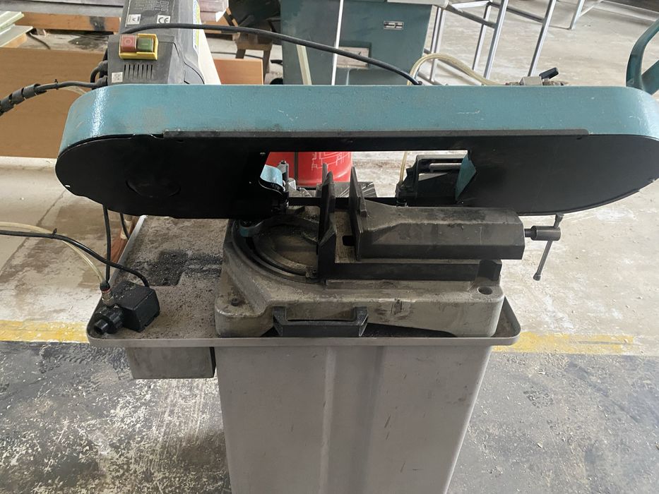 Serra de fita industrial