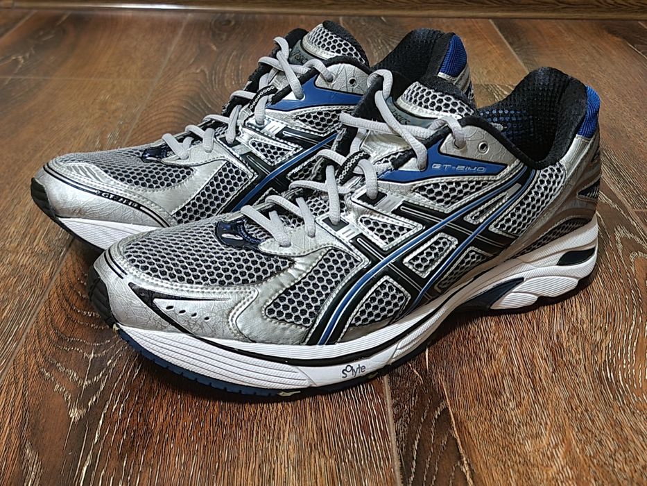 Оригінал 100% вінтажні кросівки asics GT-2140  EUR 47