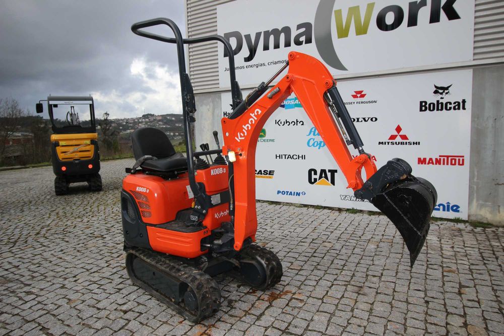 Kubota Minigiratória Rastos Versátil K08-5