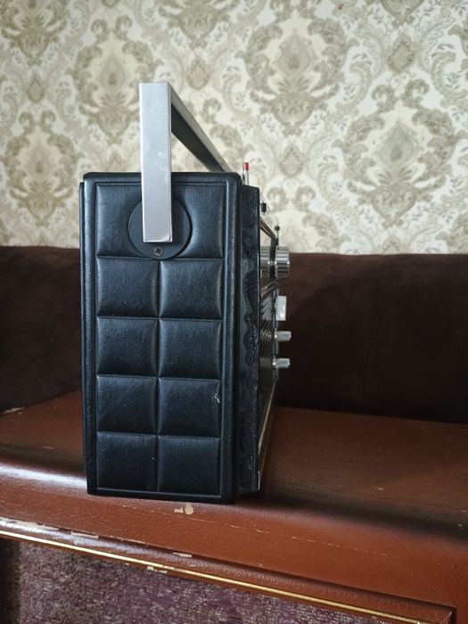 Sony 7R-77A Радіоприймач