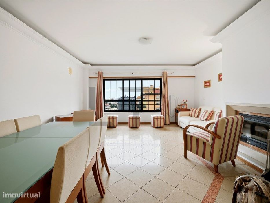 Excelente ApartamentoT3 para Arrendamento com Garagem Dupla e Vista...