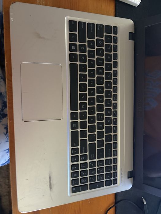 Laptop asus F540L