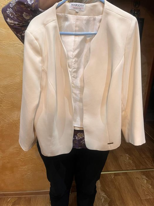 Bolerko damskie kremowe marki mariott