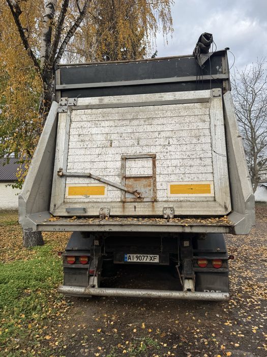 Продам тягач з напівпричепом-зерновоз DAF 105