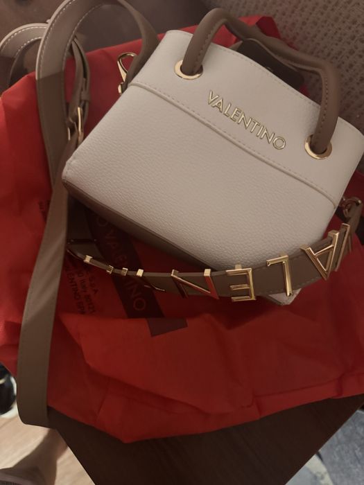 Сумка Valentino….