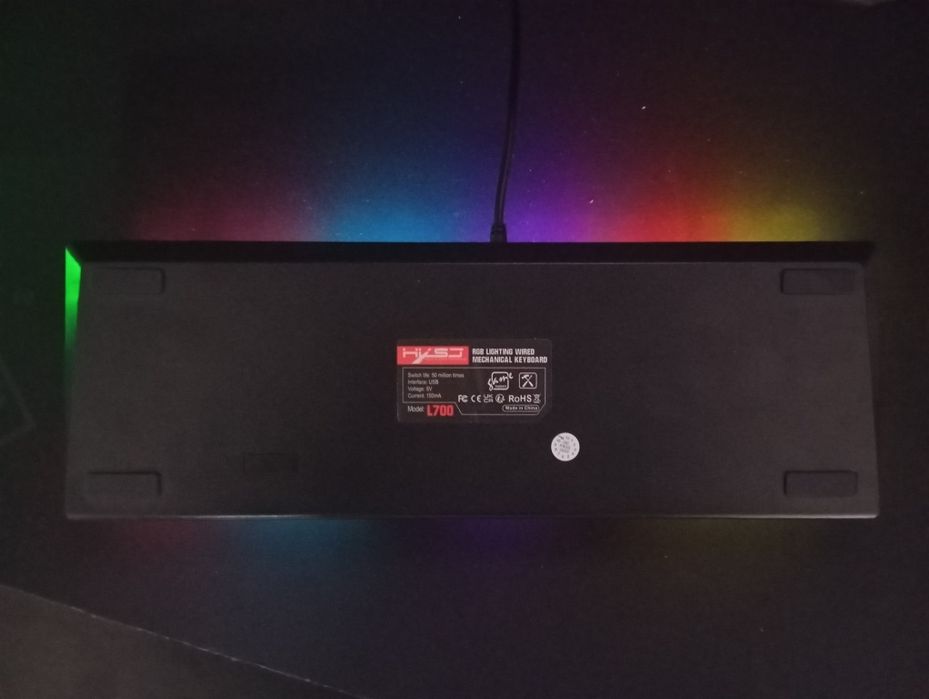 Teclado mecânico RGB L700