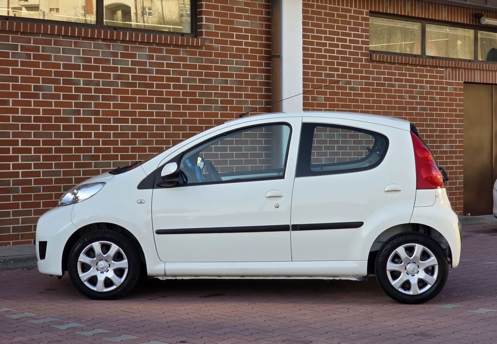 Peugeot 107 1.0 Urban  |  AR CONDICIONADO