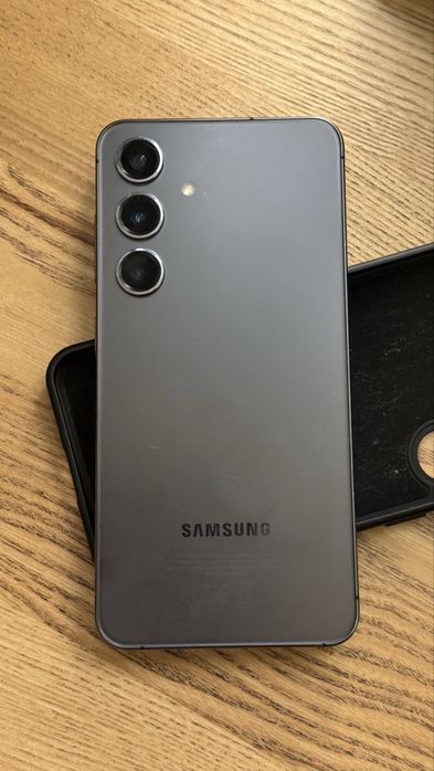 Samsung Galaxy S24 8/128GB (SM-S921B/DS) • Офіційний • Стан 10/10 2 сім + е-сім запис розмови