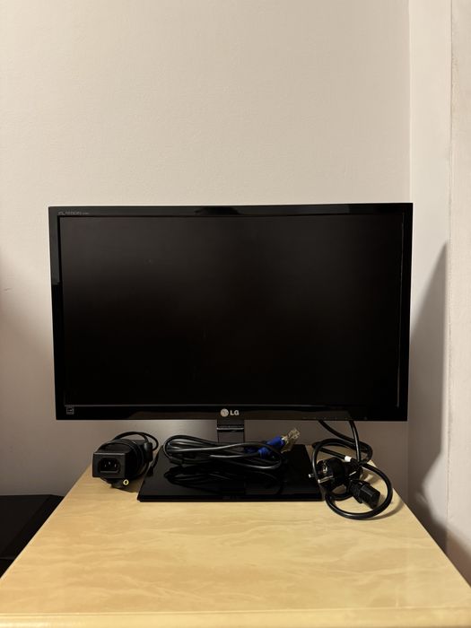 Монітор LG Flatron E2260