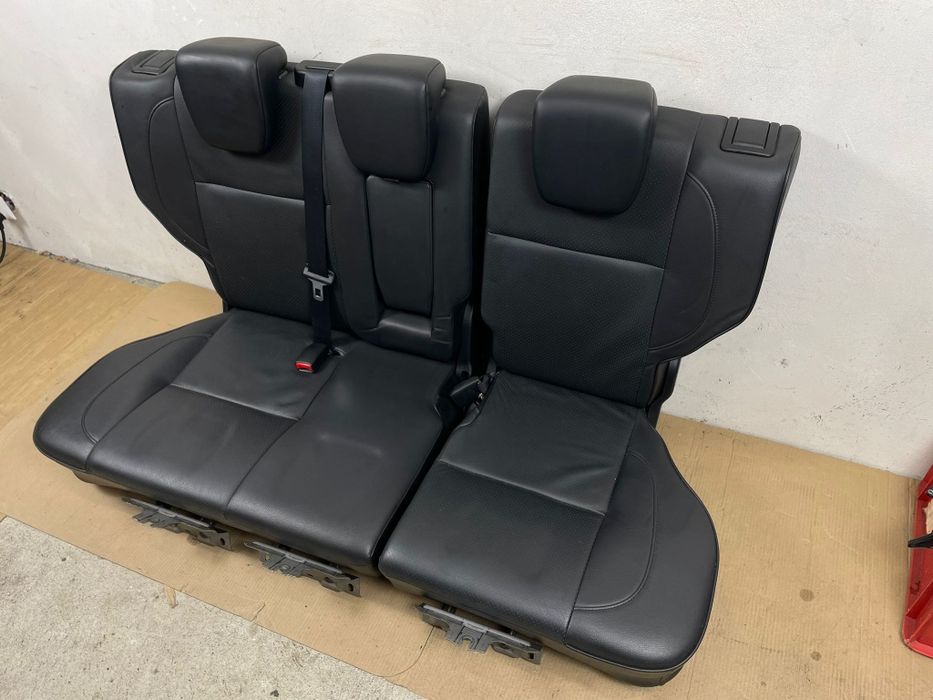 Suzuki Grand Vitara 2 II Kanapa Tył Skora Pasy Zaślepki