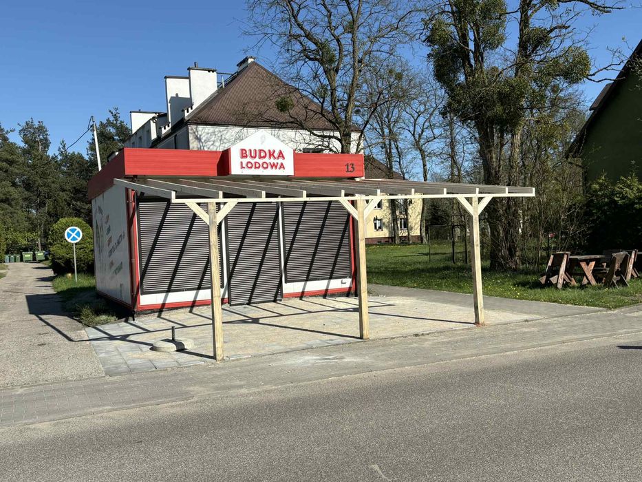 Drewniane konstrukcje ogrodowe – domki, altany, pergole i więcej!