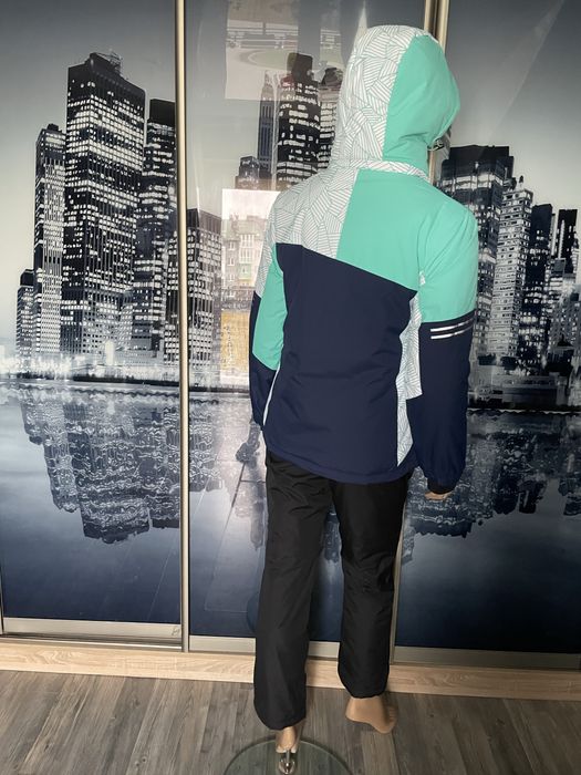 Гірськолижні костюми різних розмірів