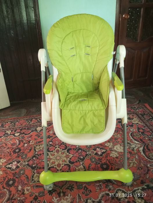 Продам стільчики для годування