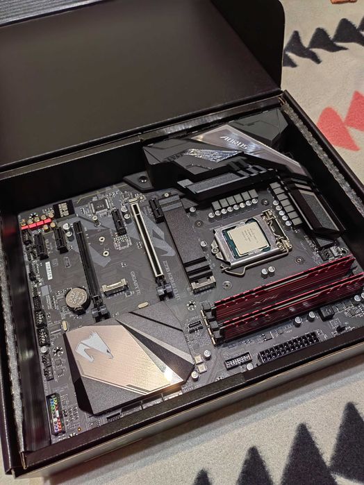 Kit PC: Z390 Aorus Elite + i5-9600KF + 16GB RAM - Excelente Desempenho