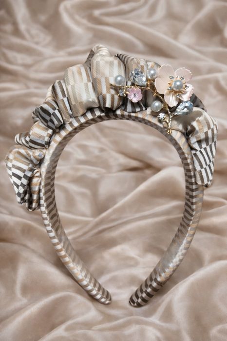 Opaska szyta ręcznie