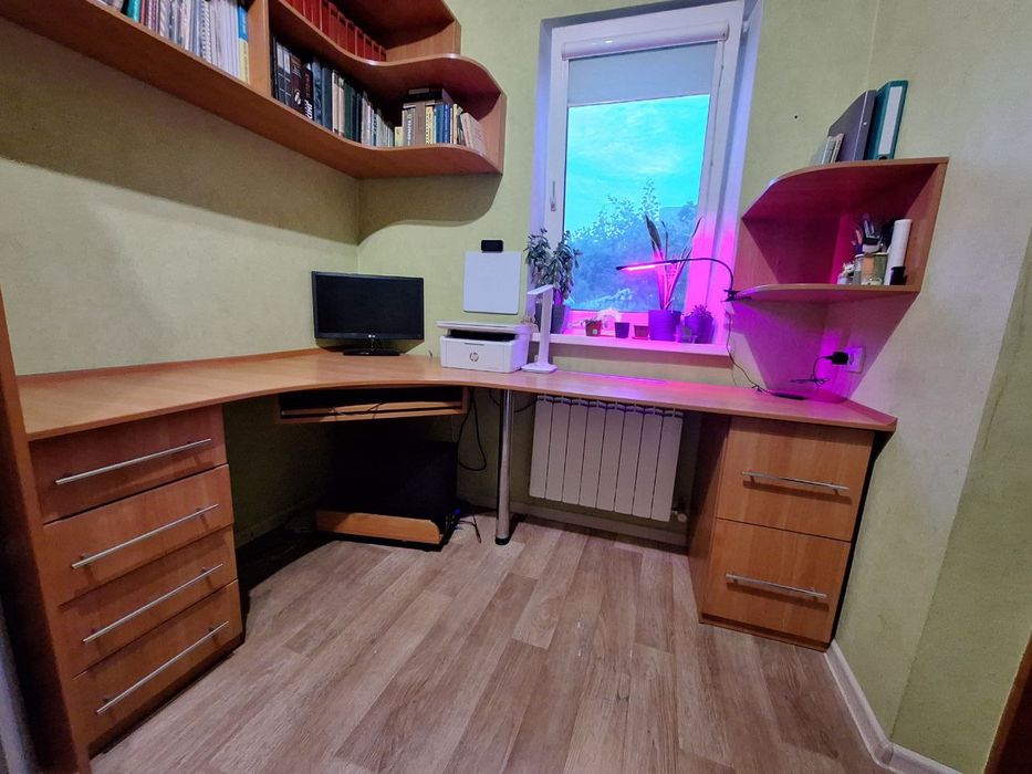 Продам письменный стол