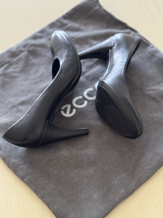 Класичні туфлі ecco жіночі