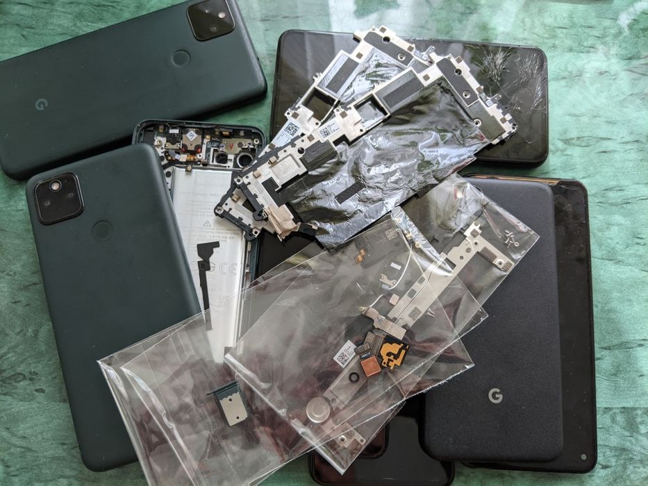 Оригінальні запчастини Google Pixel Всі моделі