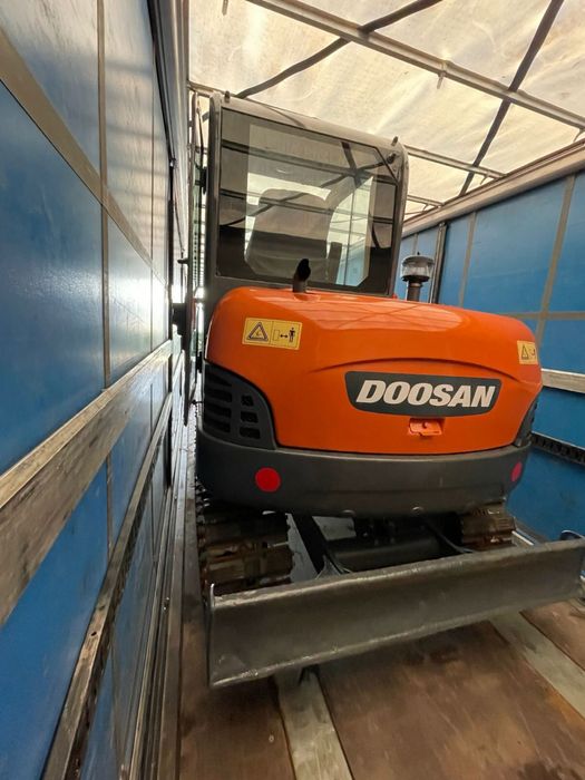 Продам Doosan DH60-7
