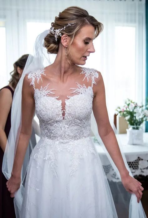 Suknia ślubna Leticia wraz z welonem Gratis Bolerko Okazja !!