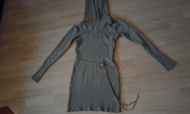 sweter golf beżowy długi 38
