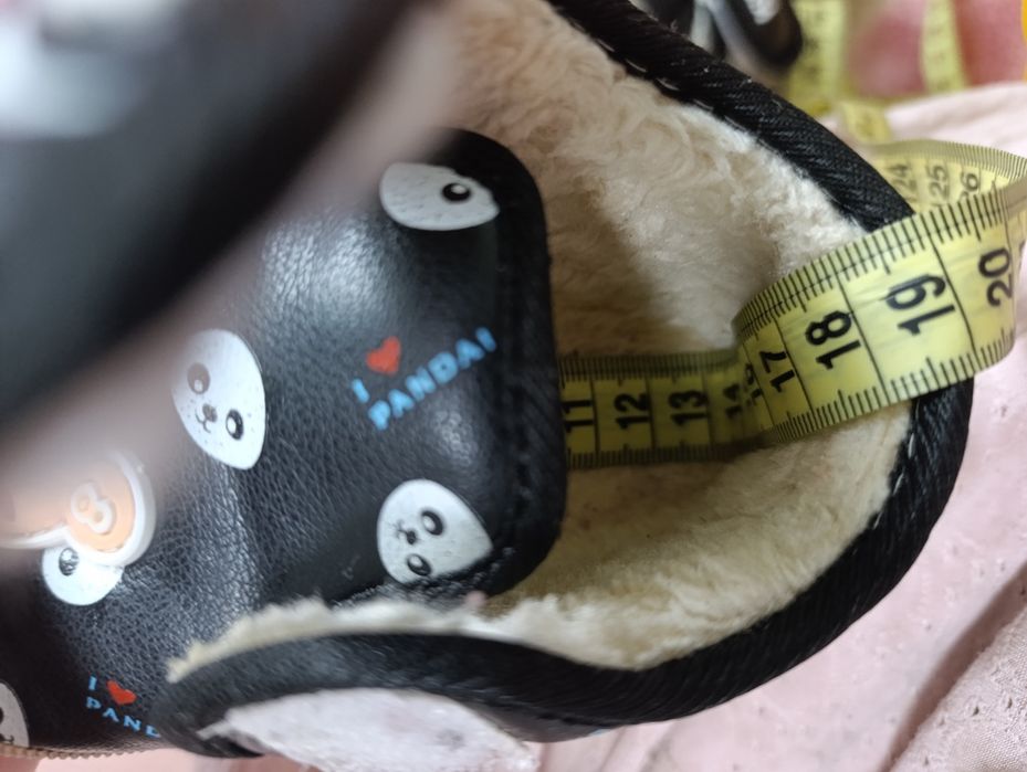 Продам детские ботинки теплые в хорошем состояние