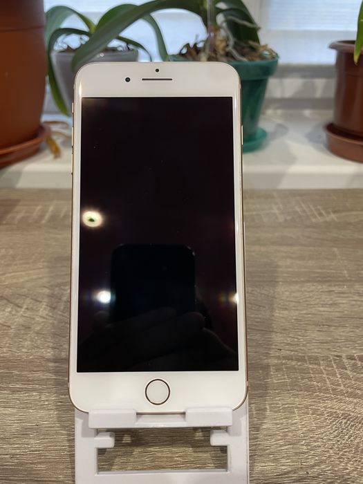 Apple iPhone 8 Plus 64GB Gold — Neverlock, АКБ 100%, отличное состояние 9/10