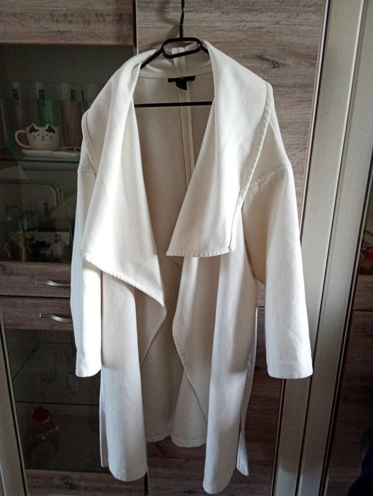 Sprzedam kardigan w doskonałym stanie.