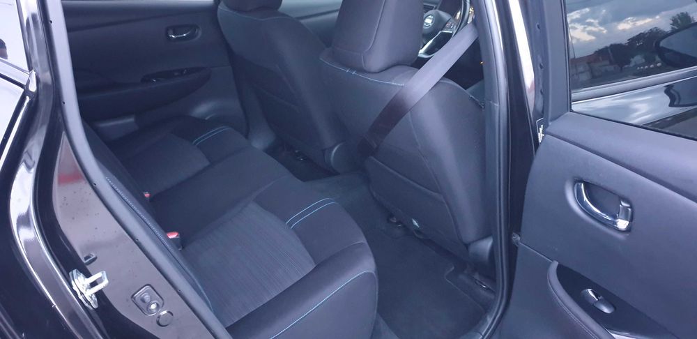 Продам Nissan Leaf