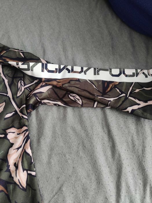 Bluza w liście Cropp
