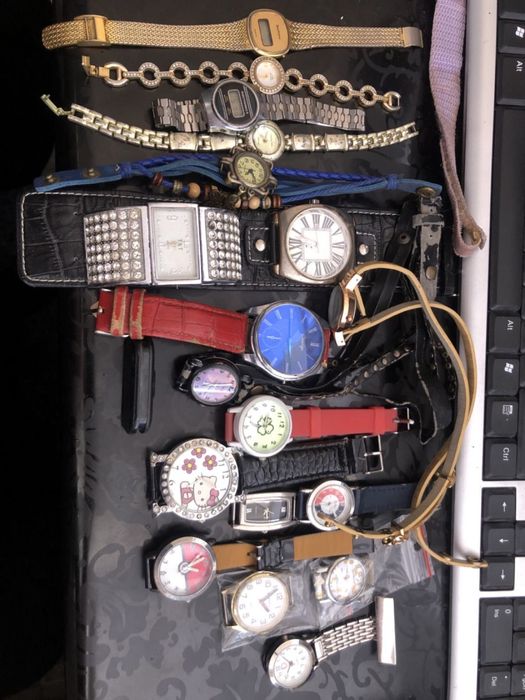 Часы на руку женские.