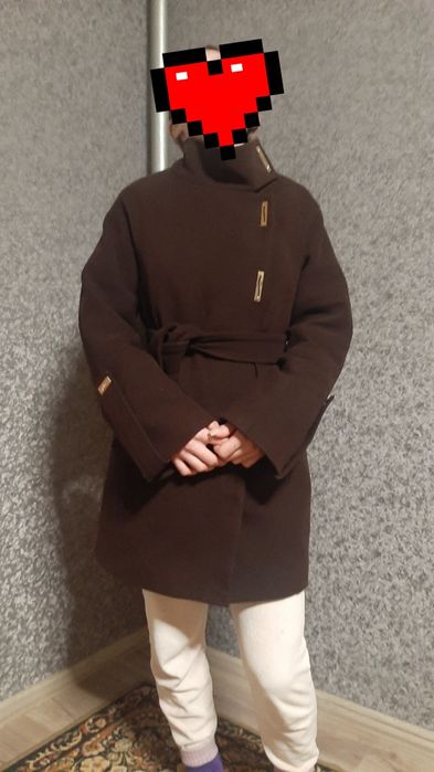 Зимнее тёплое пальто, красивого шоколадного цвета