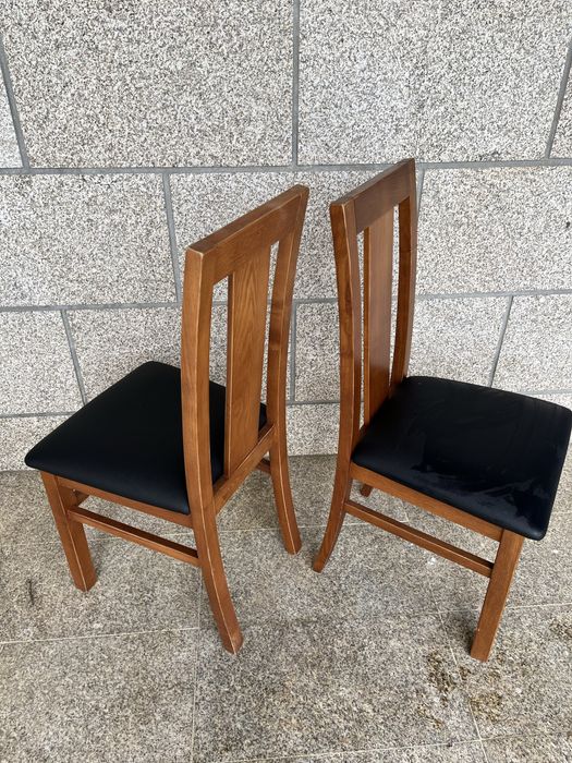 2 Cadeiras com estofo