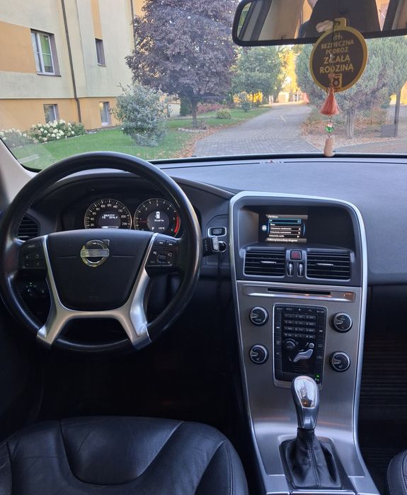 Volvo XC60 D4  2.0 + dodatkowo alufelgi z oponami