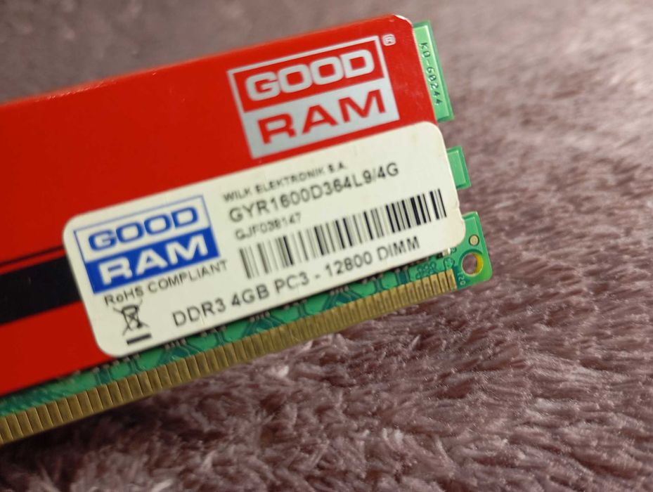 AMD FX4300 процесор. 4 ГБ планка пам'яті.   Повністю робочи