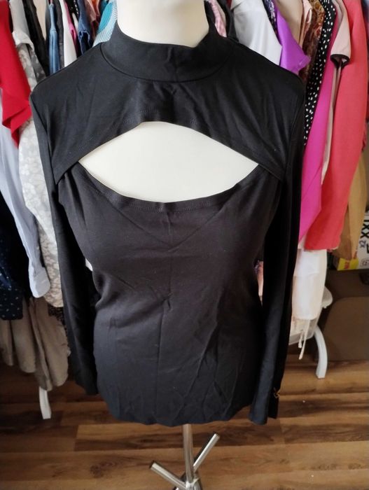 Nowa bluzka r L z wycieciem