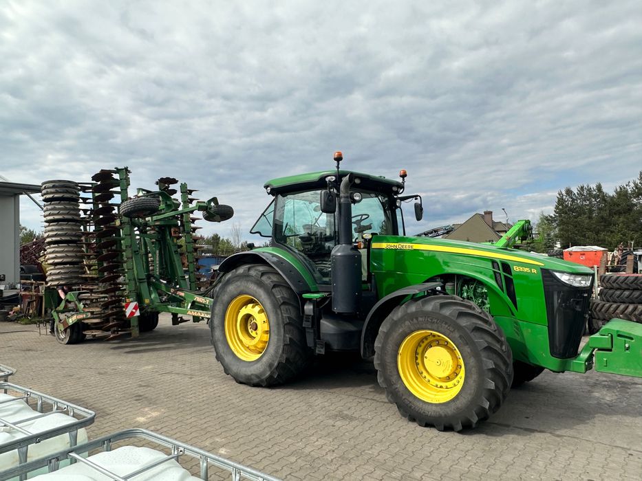 John Deere 8335R 370 PS 44km/h AutoPower