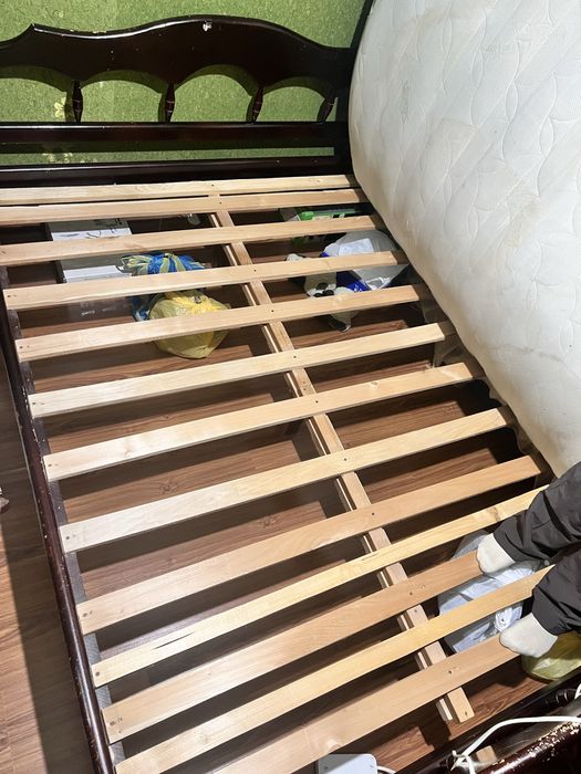 Продам 2х спальне деревяне ліжко