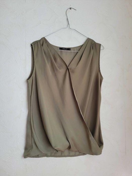 bluzka z szerokimi ramiączkami