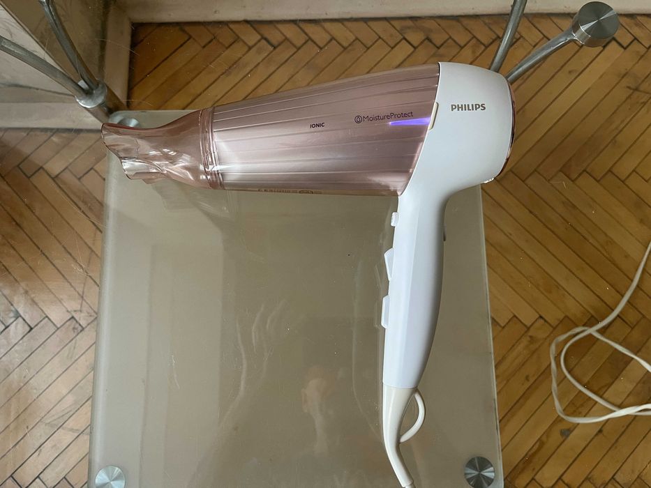 Фен PHILIPS MoistureProtect HP8280/00