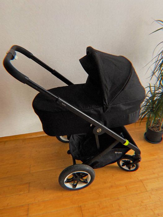 Продам каляску cybex