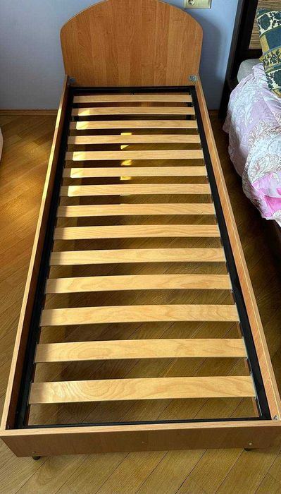 Односпальне ліжко з матрасом