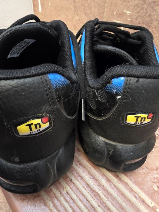 Buty młodzieżowe NIKE 40
