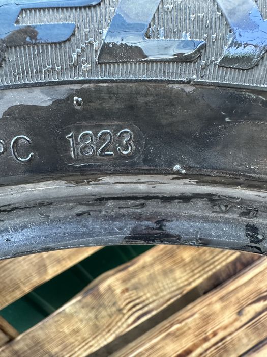 Продам шины 225/50/17