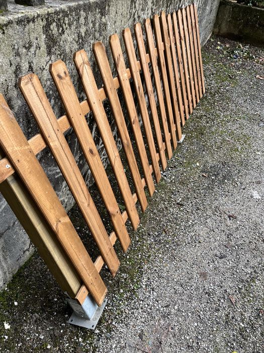 Portão e cerca madeira